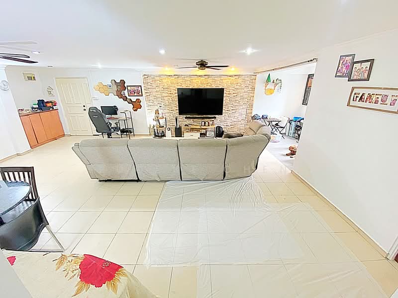 510 Woodlands Drive 14 HDB Flat For Sale at S$ 830,000 | PropertyGuru Singapore - Living Room