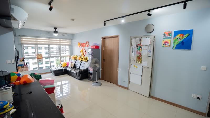 409A Northshore Drive HDB Flat For Sale at S$ 890,000 | PropertyGuru Singapore - Living Room