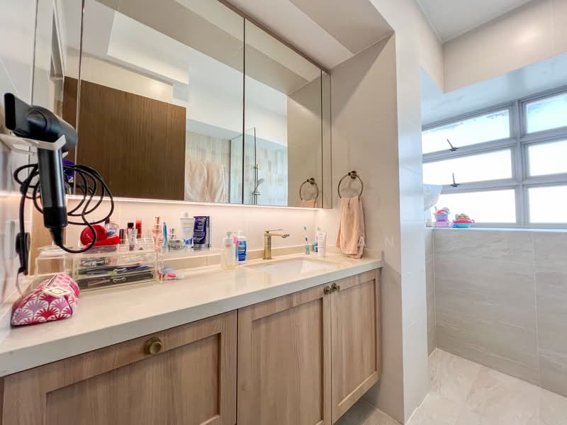 273A Compassvale Link HDB Flat For Sale at S$ 888,888 | PropertyGuru Singapore - Bathroom