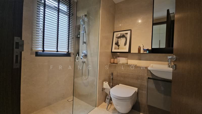38 Jervois Condominium For Sale at S$ 1,900,000 | PropertyGuru Singapore - Junior Bathroom