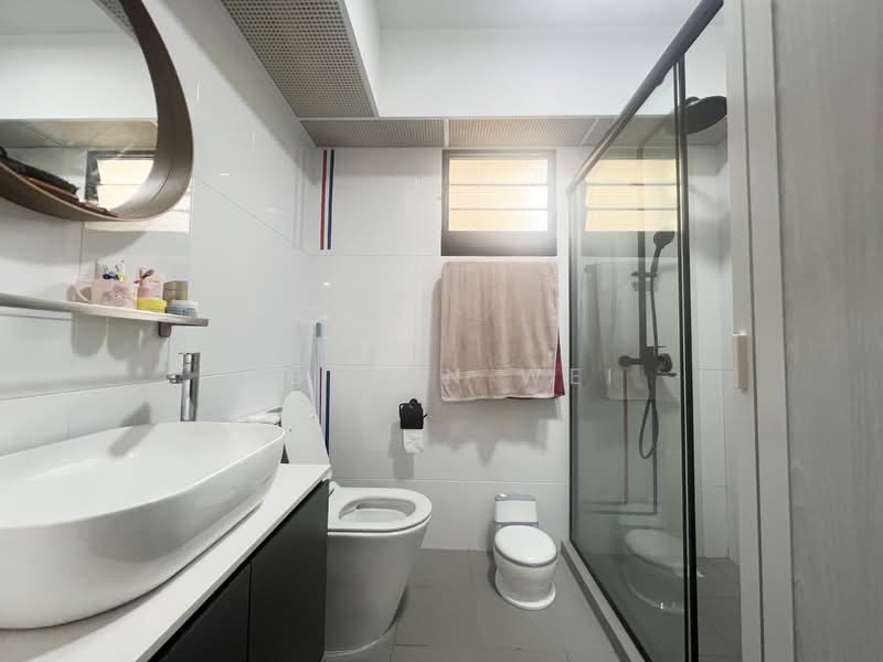 467B Bukit Batok West Avenue 9 HDB Flat For Sale at S$ 800,000 | PropertyGuru Singapore - Bathroom