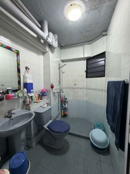 526 Woodlands Drive 14 HDB Flat For Sale at S$ 570,000 | PropertyGuru Singapore - Bathroom