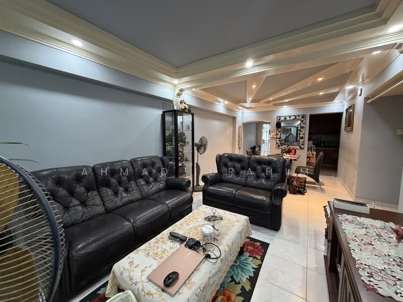 526 Woodlands Drive 14 HDB Flat For Sale at S$ 570,000 | PropertyGuru Singapore - Living Room