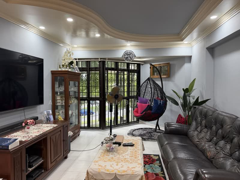 526 Woodlands Drive 14 HDB Flat For Sale at S$ 570,000 | PropertyGuru Singapore - Living Room