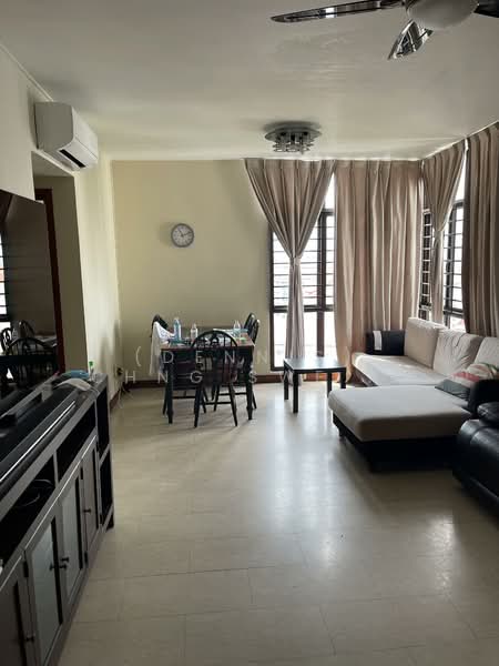 The Mayfair, 7 Jurong East Street 32, 2 Bedrooms, 926 sqft, Condominium For Rent, by (Dennis) Chng Swee Cher, 500061520 - Living Room - PropertyGuru.com.sg