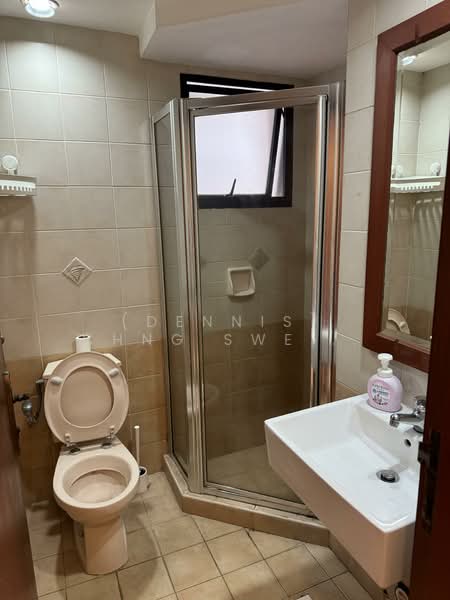 The Mayfair, 7 Jurong East Street 32, 2 Bedrooms, 926 sqft, Condominium For Rent, by (Dennis) Chng Swee Cher, 500061520 - Bathroom - PropertyGuru.com.sg