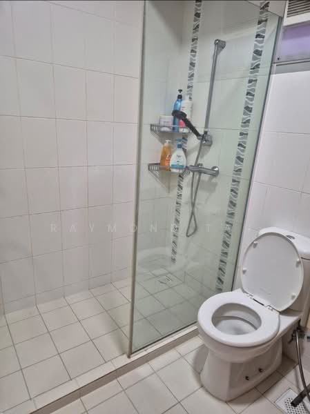 443C Fajar Road HDB Flat For Sale at S$ 708,000 | PropertyGuru Singapore - Master Bathroom