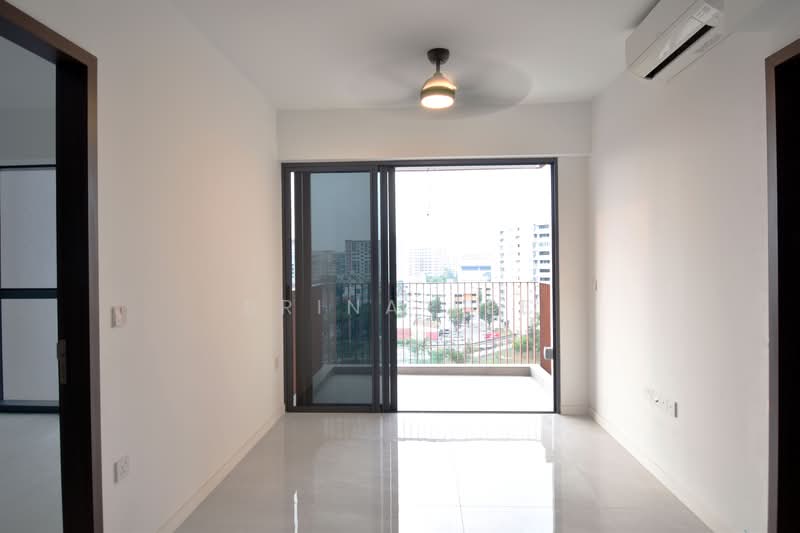 Riverfront Residences Condominium For Sale at S$ 1,150,000 | PropertyGuru Singapore - Balcony