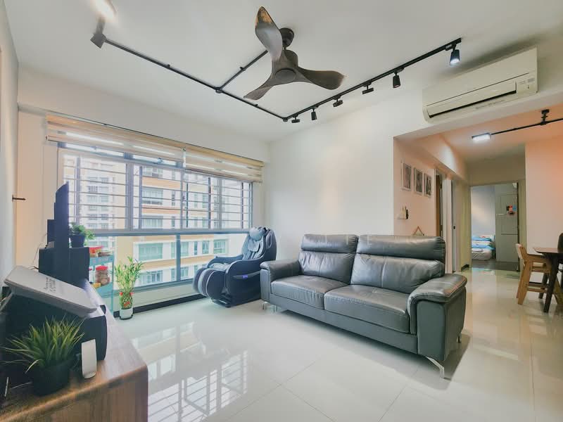 684D Edgedale Plains HDB Flat For Sale at S$ 738,000 | PropertyGuru Singapore - Living Room