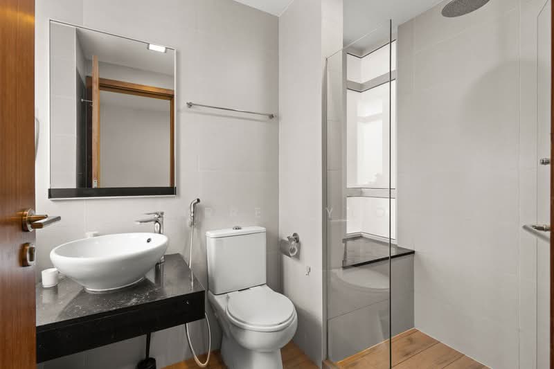 Pristine Heights, 77 Mergui Road, 2 Bedrooms, 732 sqft, Apartment For Rent, by Darren Yeo, 500061538 - Bathroom - PropertyGuru.com.sg