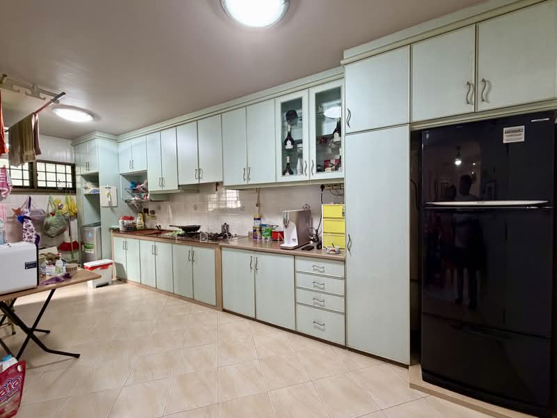 302A Anchorvale Link HDB Flat For Sale at S$ 730,000 | PropertyGuru Singapore - Kitchen