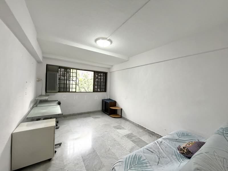 461 Jurong West Street 41 HDB Flat For Sale at S$ 580,000 | PropertyGuru Singapore - Bedroom 3 
