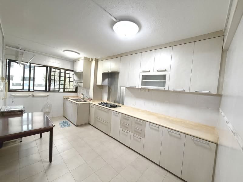 461 Jurong West Street 41 HDB Flat For Sale at S$ 580,000 | PropertyGuru Singapore - Kitchen