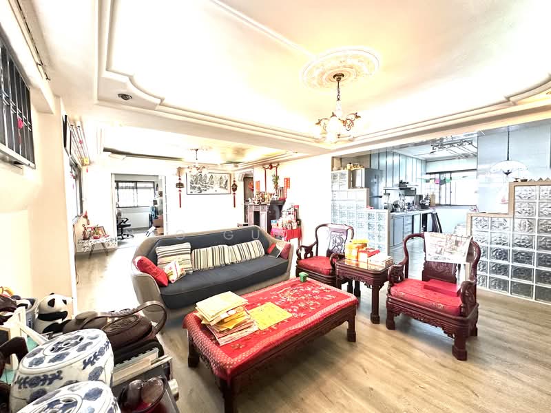 384 Tampines Street 32 HDB Flat For Sale at S$ 858,000 | PropertyGuru Singapore - Living Room