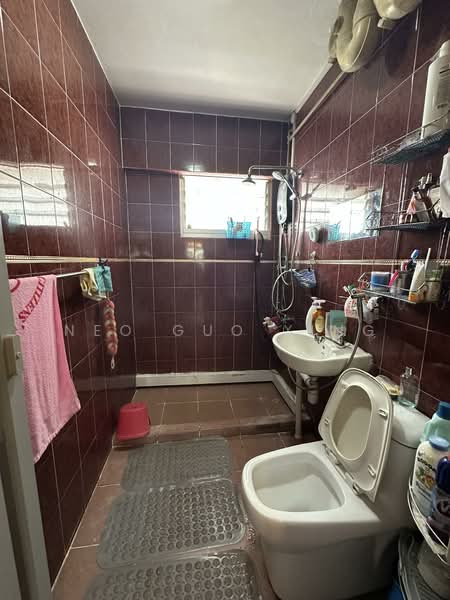 384 Tampines Street 32 HDB Flat For Sale at S$ 858,000 | PropertyGuru Singapore - Bathroom