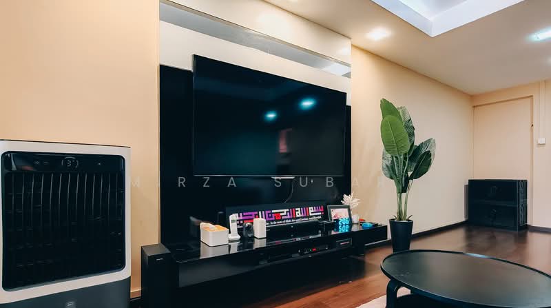 258D Compassvale Road HDB Flat For Sale at S$ 650,000 | PropertyGuru Singapore - Living Room