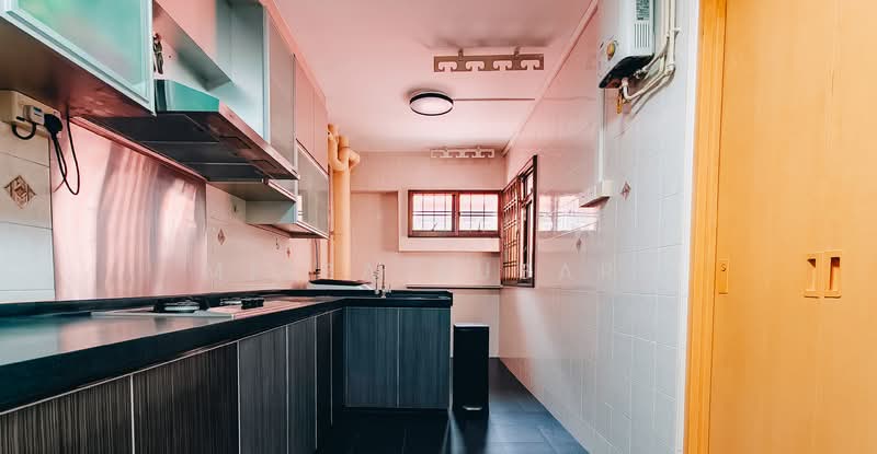 258D Compassvale Road HDB Flat For Sale at S$ 650,000 | PropertyGuru Singapore - Kitchen