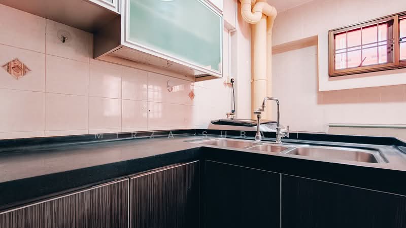 258D Compassvale Road HDB Flat For Sale at S$ 650,000 | PropertyGuru Singapore - Kitchen