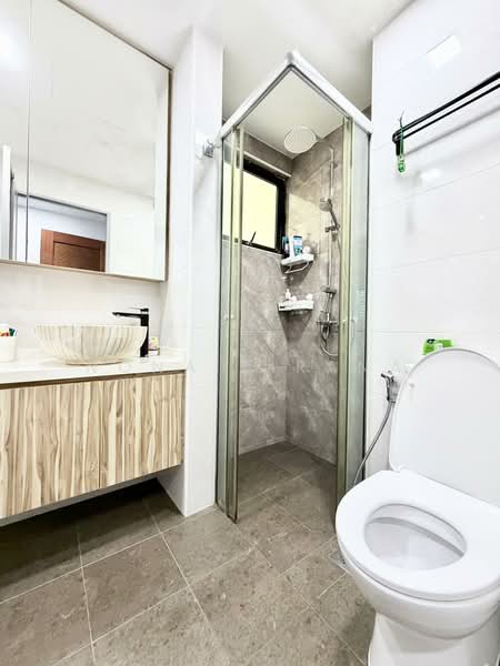 Eastpoint Green Condominium For Sale at S$ 1,380,000 | PropertyGuru Singapore - Bathroom