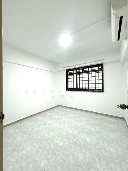 754 Yishun Street 72 HDB Flat For Sale at S$ 510,000 | PropertyGuru Singapore - Common Bedroom