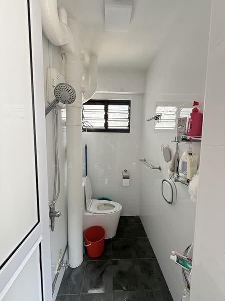437 Yishun Avenue 6, 437 Yishun Avenue 6, Room Rental, 150 sqft, HDB Flat For Rent, by Hazel Toh, 500061568 - Bathroom - PropertyGuru.com.sg