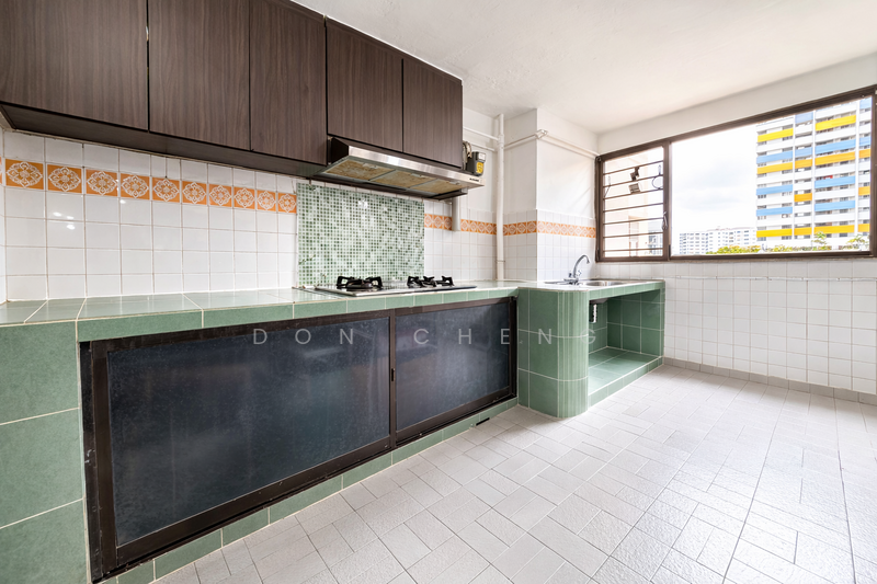 185 Boon Lay Avenue HDB Flat For Sale at S$ 340,000 | PropertyGuru Singapore - Kitchen