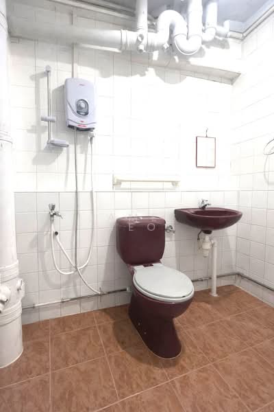 619 Woodlands Drive 52 HDB Flat For Sale at S$ 525,000 | PropertyGuru Singapore - Bathroom