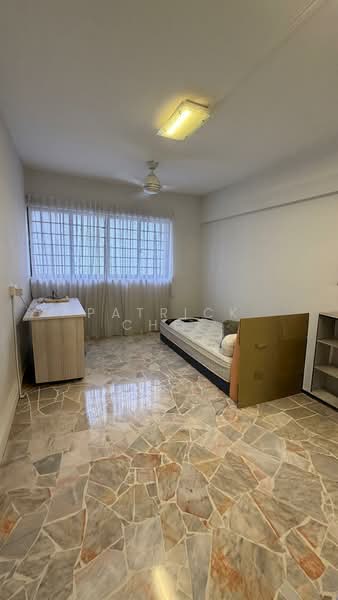 260 Tampines Street 21 HDB Flat For Sale at S$ 728,000 | PropertyGuru Singapore - Bedroom