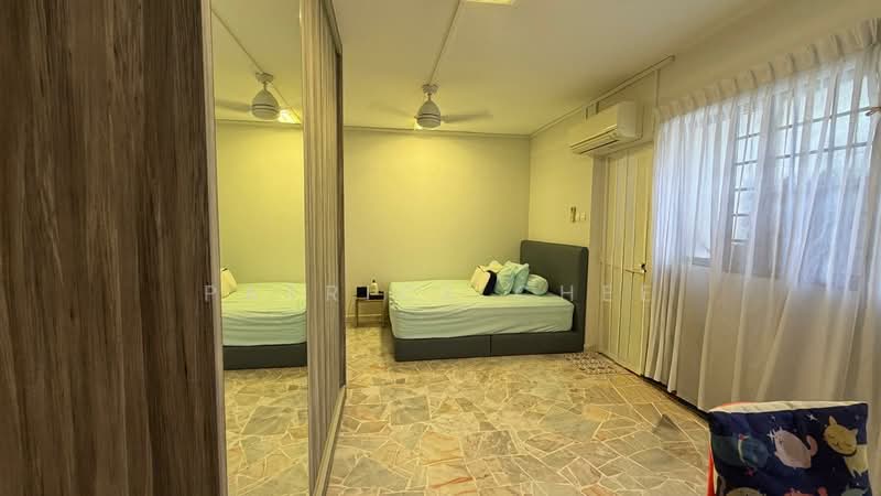 260 Tampines Street 21 HDB Flat For Sale at S$ 728,000 | PropertyGuru Singapore - Bedroom
