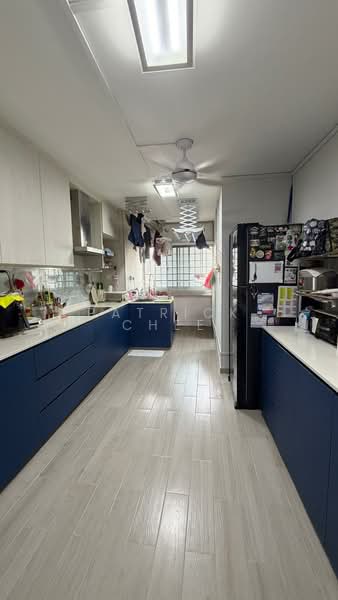 260 Tampines Street 21 HDB Flat For Sale at S$ 728,000 | PropertyGuru Singapore - Kitchen