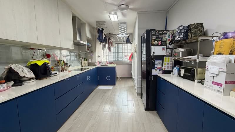 260 Tampines Street 21 HDB Flat For Sale at S$ 728,000 | PropertyGuru Singapore - Kitchen