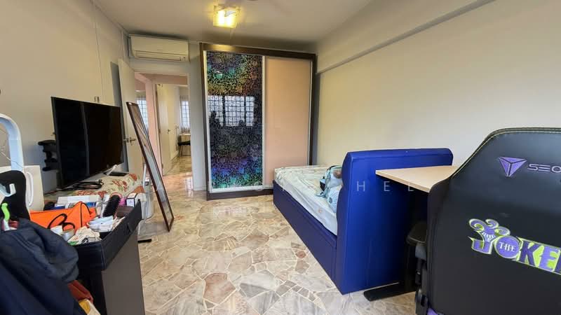 260 Tampines Street 21 HDB Flat For Sale at S$ 728,000 | PropertyGuru Singapore - Bedroom