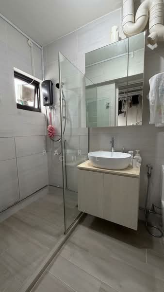 260 Tampines Street 21 HDB Flat For Sale at S$ 728,000 | PropertyGuru Singapore - Bathroom