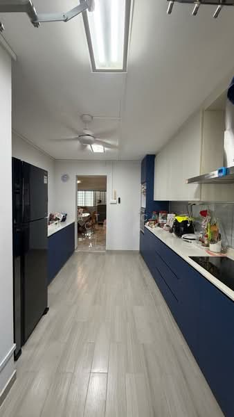260 Tampines Street 21 HDB Flat For Sale at S$ 728,000 | PropertyGuru Singapore - Kitchen