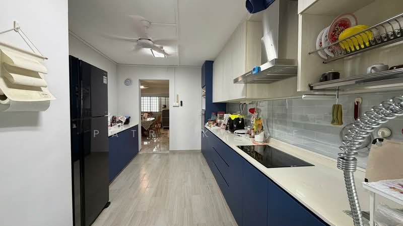 260 Tampines Street 21 HDB Flat For Sale at S$ 728,000 | PropertyGuru Singapore - Kitchen