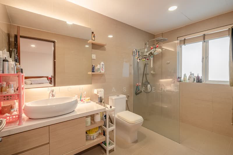 Jalan Wajek Bungalow House For Sale at S$ 3,500,000 | PropertyGuru Singapore - Bathroom