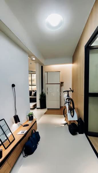 468A Bukit Batok West Avenue 9 HDB Flat For Sale at S$ 530,000 | PropertyGuru Singapore - Kitchen