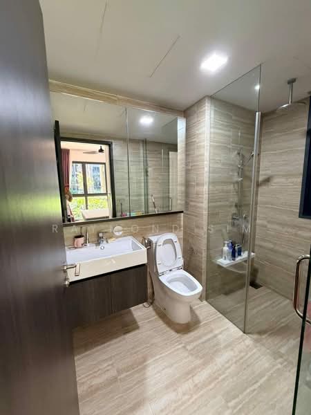 North Park Residences, 15 Yishun Central 1, 2 Bedrooms, 732 sqft, Condominium For Rent, by Raymond Sim, 500061634 - Bathroom - PropertyGuru.com.sg