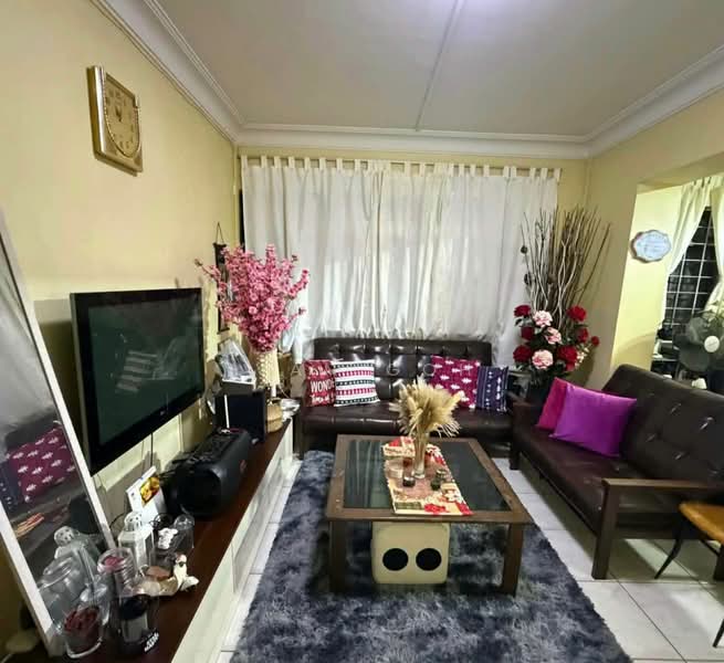 206A Compassvale Lane, 206A Compassvale Lane, Room Rental, 250 sqft, HDB Flat For Rent, by Ivan Goh, 500061640 - Living Room - PropertyGuru.com.sg