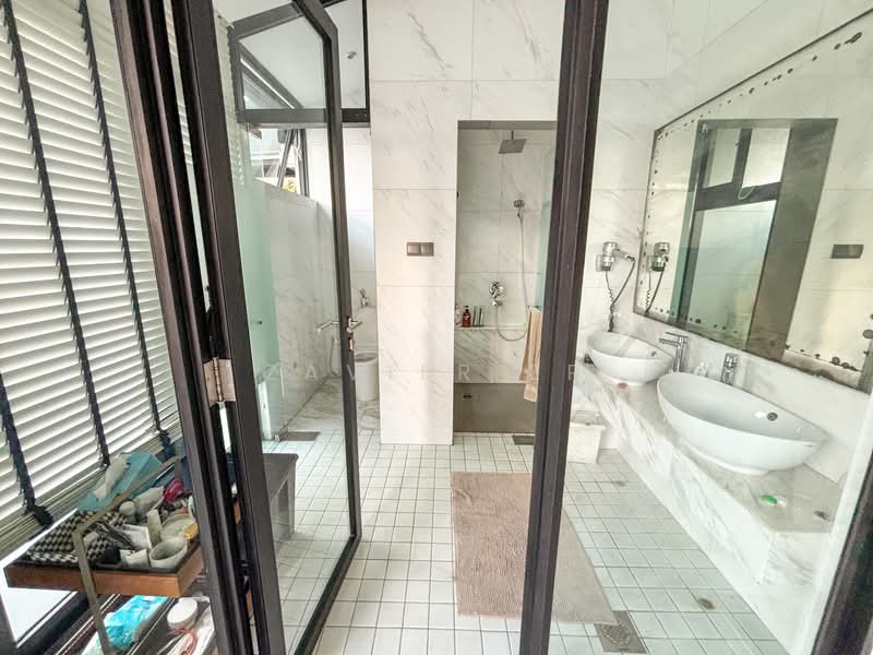 🏆JIA LANDED🏆Modern Inter Terrace With Huge Open Floorplate Terraced House For Sale at S$ 5,700,000 | PropertyGuru Singapore - Bathroom