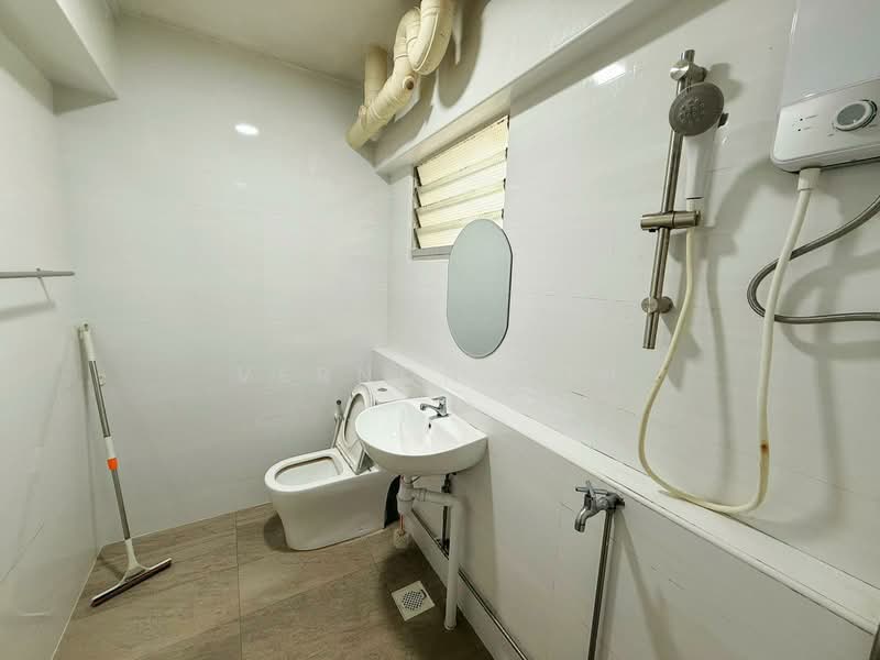486B Tampines Avenue 9, 486B Tampines Avenue 9, 3 Bedrooms, 1,518 sqft, HDB Flat For Rent, by Vernon Sun, 500061651 - Bathroom - PropertyGuru.com.sg