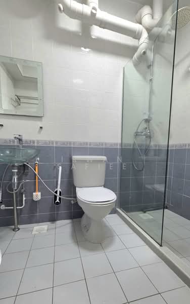 685B Choa Chu Kang Crescent HDB Flat For Sale at S$ 628,000 | PropertyGuru Singapore - Bathroom