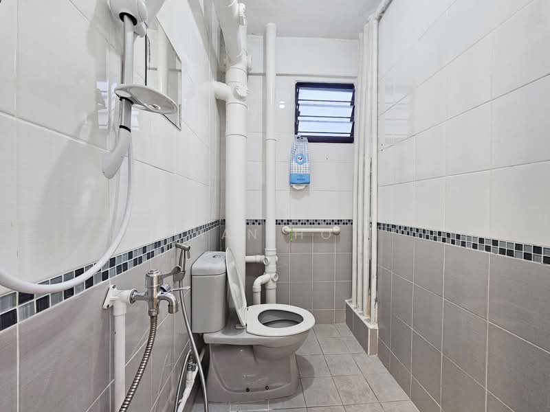 113 Yishun Ring Road, 113 Yishun Ring Road, 2 Bedrooms, 689 sqft, HDB Flat For Rent, by Ian Ho, 500061668 - Bathroom - PropertyGuru.com.sg