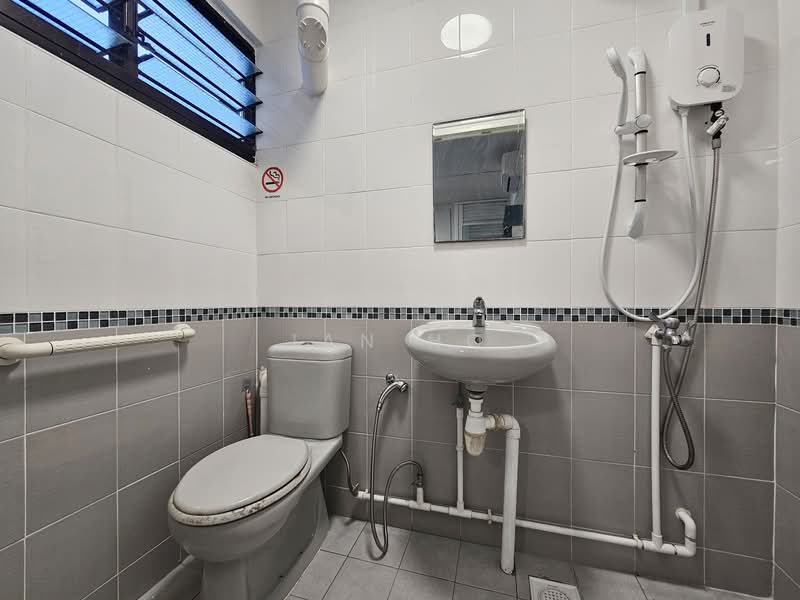 113 Yishun Ring Road, 113 Yishun Ring Road, 2 Bedrooms, 689 sqft, HDB Flat For Rent, by Ian Ho, 500061668 - Bathroom - PropertyGuru.com.sg