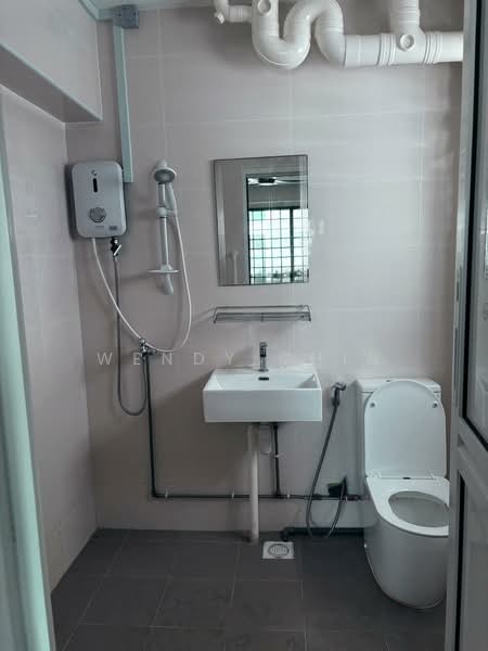 527 Serangoon North Avenue 4, 527 Serangoon North Avenue 4, Room Rental, 120 sqft, HDB Flat For Rent, by Wendy Chin, 500061669 - Bathroom - PropertyGuru.com.sg