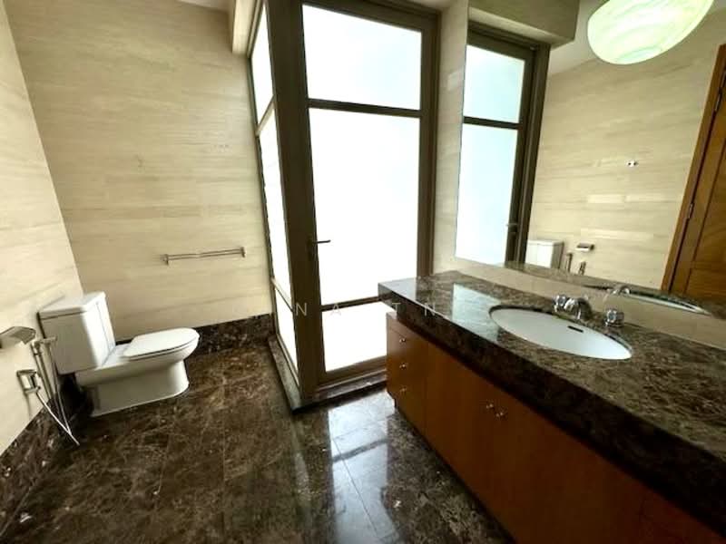 Charming Gcb located at Bukit Timah/ Holland Estate, Charming GCB located at Belmont Road, 5 Bedrooms, 7,200 sqft, Good Class Bungalow For Rent, by Gina Tng, 500061678 - Bathroom - PropertyGuru.com.sg