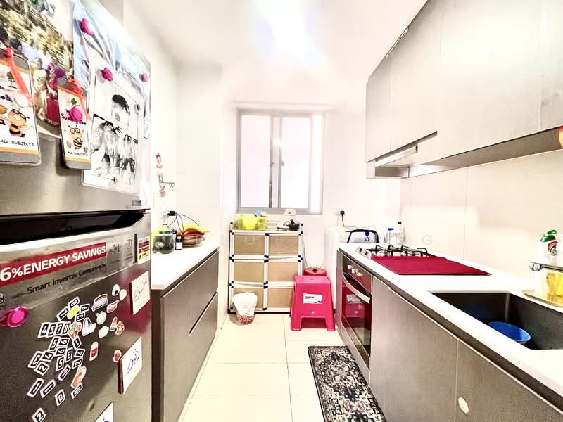 FLO Residence Condominium For Sale at S$ 1,350,000 | PropertyGuru Singapore - Kitchen