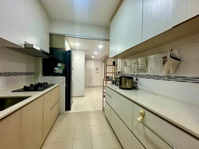93B Telok Blangah Street 31 HDB Flat For Sale at S$ 950,000 | PropertyGuru Singapore - Kitchen