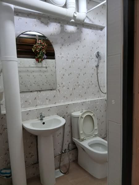 541 Bukit Panjang Ring Road, 541 Bukit Panjang Ring Road, 3 Bedrooms, 1,076 sqft, HDB Flat For Rent, by Jane Francis, 500061716 - Bathroom - PropertyGuru.com.sg