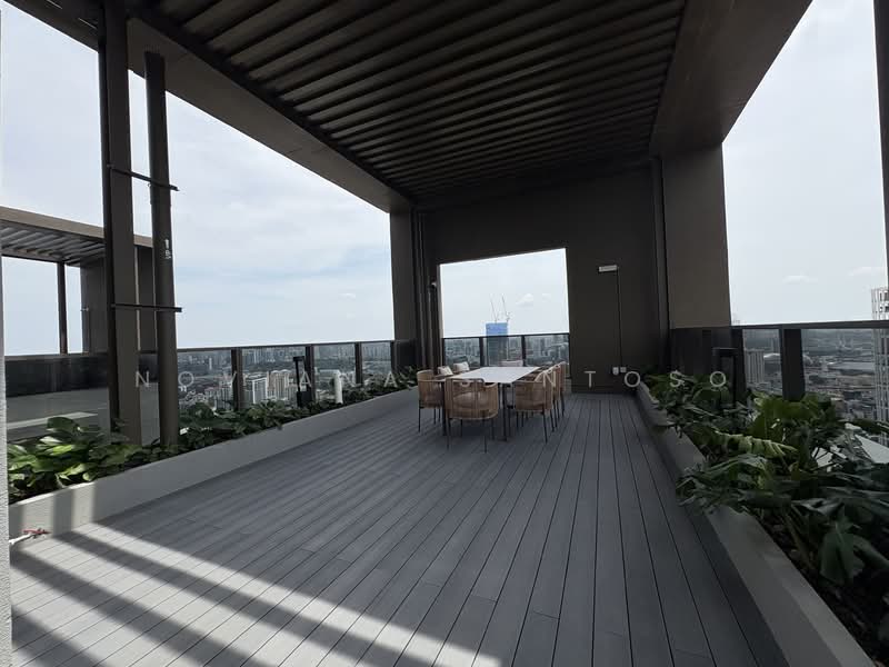 The Landmark Condominium For Sale at S$ 1,100,000 | PropertyGuru Singapore - Balcony